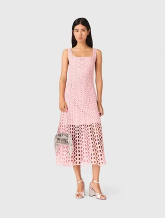 Robe mi-longue en crochet avec strass