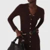 Robe mi-longue en maille avec boutons Robe mi-longue en maille avec boutons