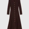 Robe mi-longue en maille avec boutons Robe mi-longue en maille avec boutons