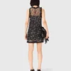 Robe à paillettes florales
