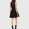 Robe patineuse ornée de bijoux