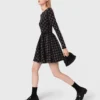 Robe patineuse à perles et strass
