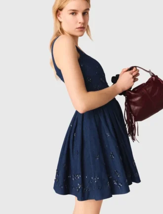 Robe évasée en denim brodé