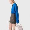 Short brodé de motifs floraux
