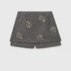 Short brodé de motifs floraux