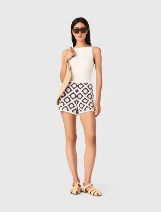 Short en crochet à motifs floraux Short en crochet à motifs floraux