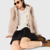Veste courte en fausse fourrure