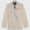 Veste de costume avec broche