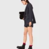 Veste de costume à boutons dorés