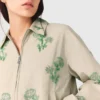 Veste technique brodée de perles